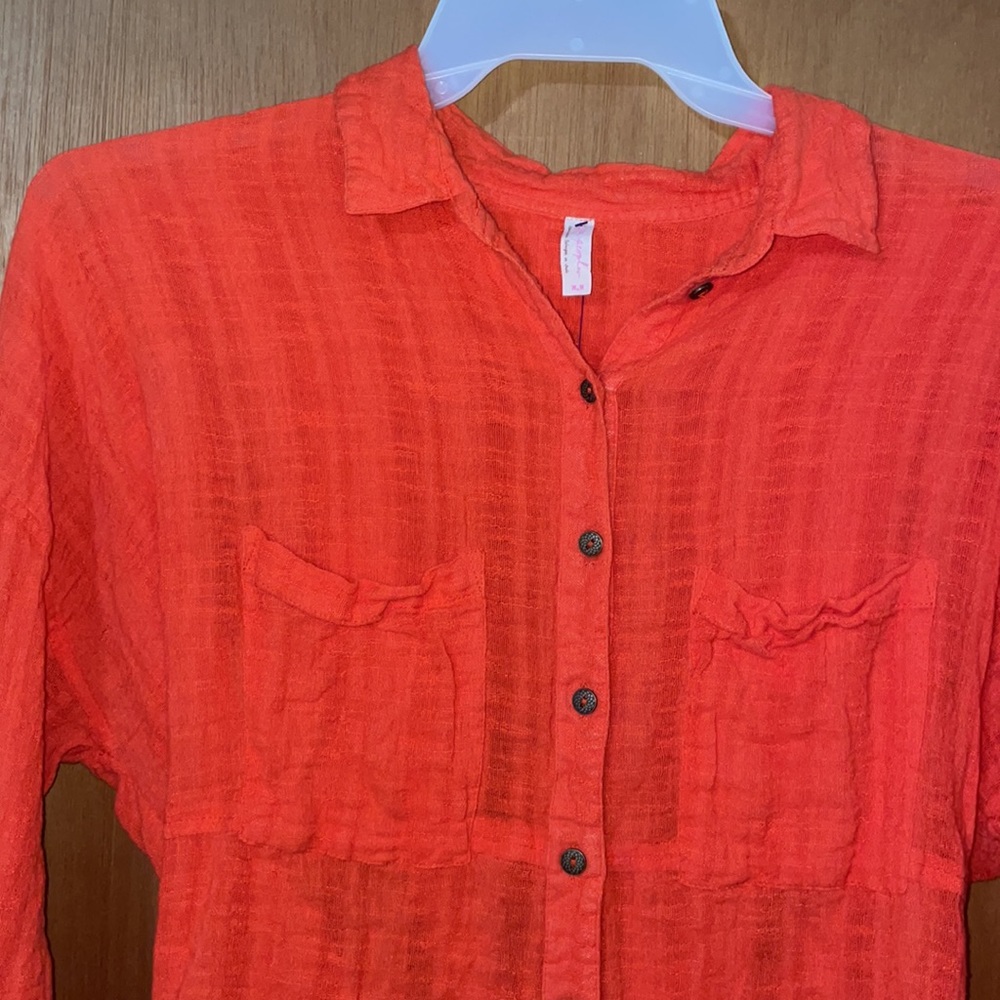 •FREE PEOPLE•TOMATO RED GAUZE TIE BACK BUTTON UP COLLAR BLOUSE SIZE  MEDIUM EUC - Picture 5 of 8